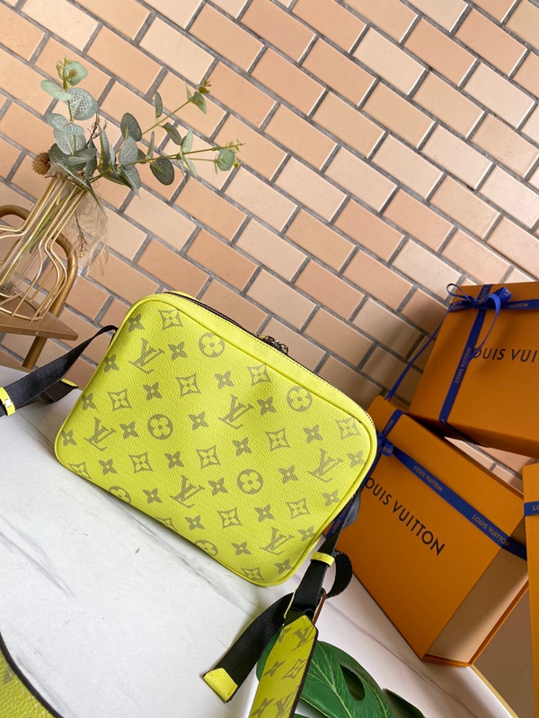 ルイヴィトンバッグ側面デザイン